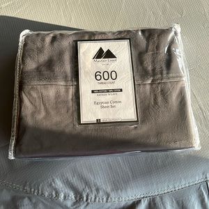 Queen Mayfair Linen Sheets